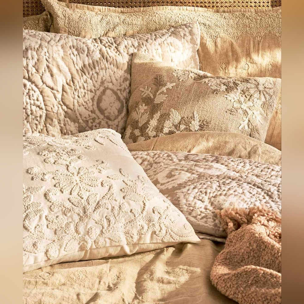 Deepika Padukone Pottery Barn Chambray 18x18" Accent Pillow Cover Cream And Tan - Picture 11 of 12